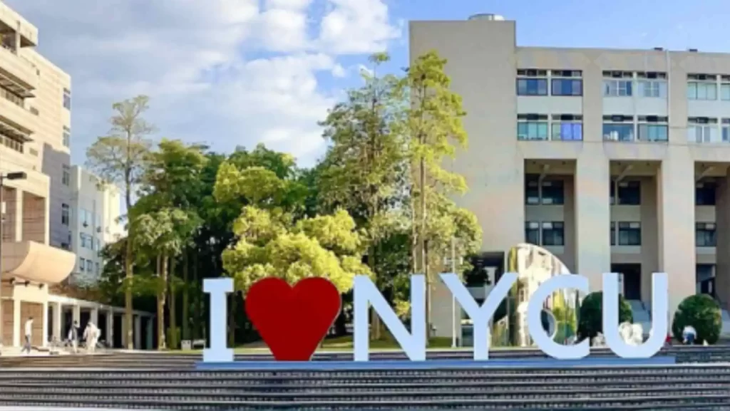 nycu-anh-bia